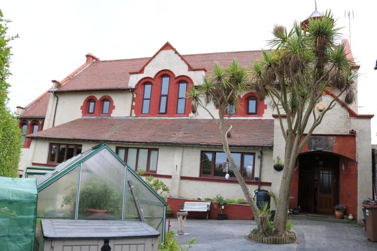 Victoria House Hotel Barrow-in-Furness Ngoại thất bức ảnh